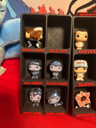 Colección Funko Pop Stranger Things con peana