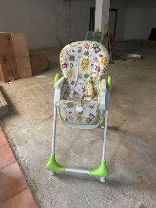 Trona de bebé con estampado infantil