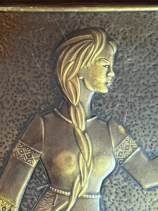Quadro rilievo donna filatrice