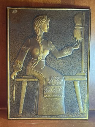 Quadro rilievo donna filatrice