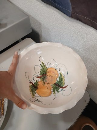 Frutera de cerámica con diseño frutal