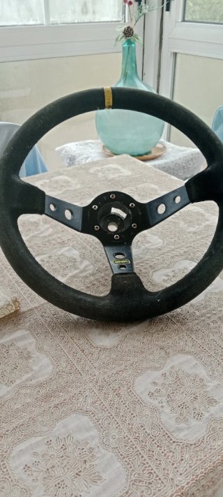 Volante deportivo OMP