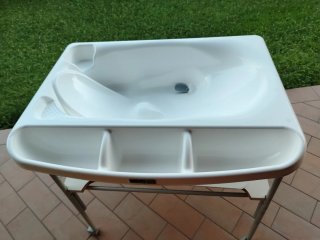 Fasciatoio CAM con vaschetta e piano