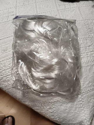 Peluca blanca sintética