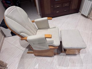 Sillón Mecedora Lactancia + Reposapiés