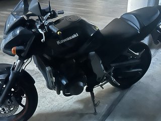 Kawasaki Z750 Naked Negra 2006