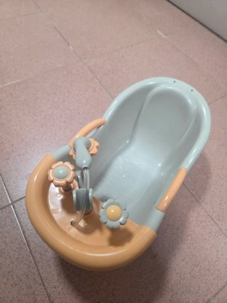 Bañera Nenuco con accesorios