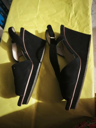 Sandalias Uterque Piel Cuña Negras