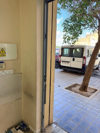 Puerta metálica de hierro