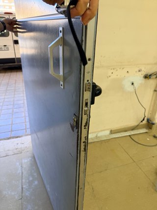 Puerta metálica de hierro
