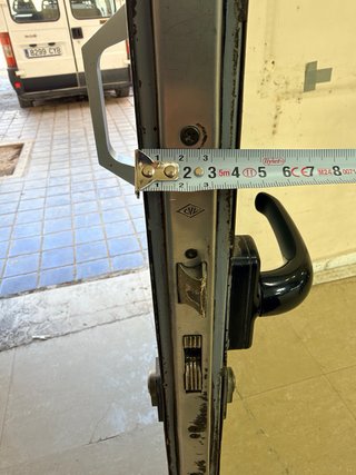 Puerta metálica de hierro