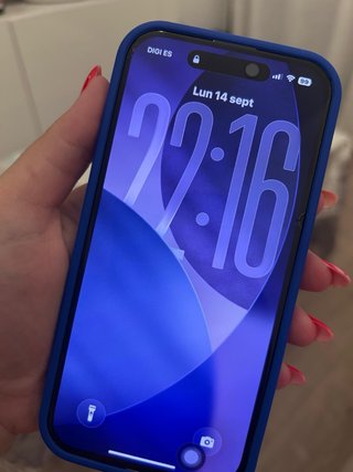 iPhone 16 azul