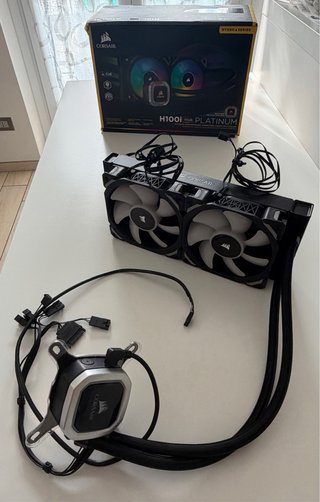 Corsair H100i RGB PLATINUM Dissipatore Liquido