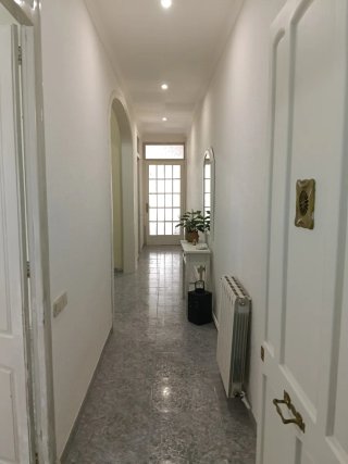 Casa con patio y terraza