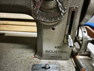 Máquina coser Refrey 430 Con mesa original