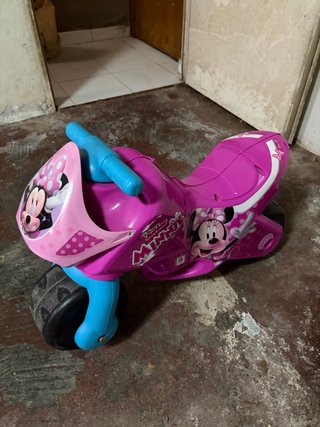 Moto de juguete Minnie Mouse rosa
