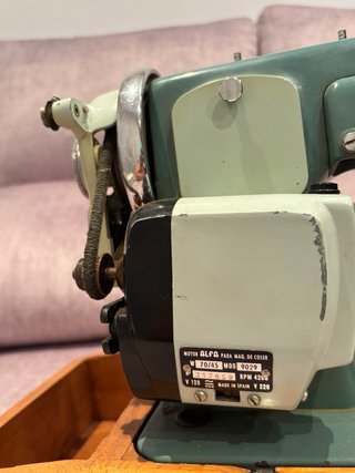 Máquina de coser Alfa Royale