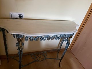 Mesa consola antigua de forja y mármol