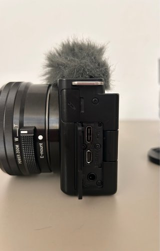 Sony ZVE10 con objetivos Kit 16-50mm + FE 1.8 50MM