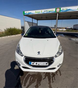 Peugeot 208 2013
