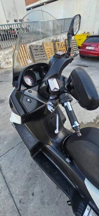 Kymco super dink 300i abs