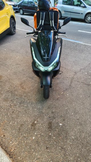 Honda PCX 125 Negra 2026