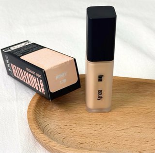 Corrector Huda Beauty