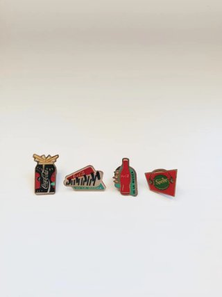 Lote 4 Pins Coca-Cola y Sprite.