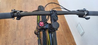 Bicicleta Montaña Negra y Amarilla