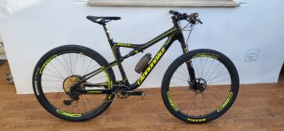 Bicicleta Montaña Negra y Amarilla