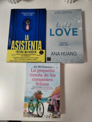 Pack libros. La asistenta, Twisted LOVE y regalo.