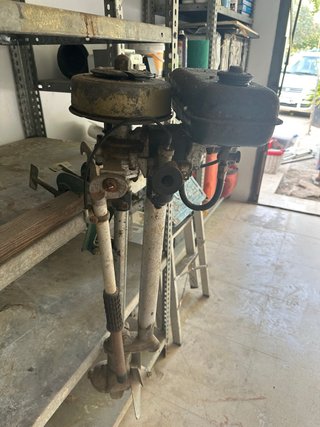 Motor fueraborda antiguo British Seagull