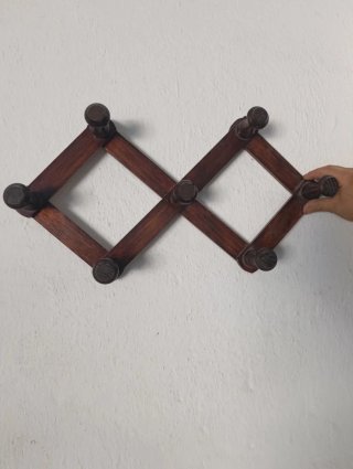 Perchero de madera