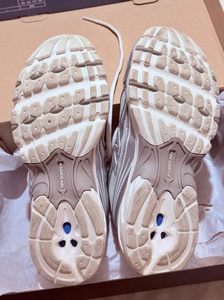 New Balance Plata y Blanco (original)