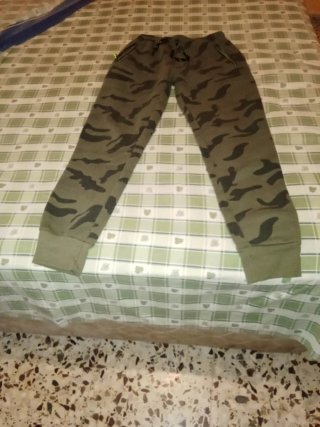 Pantalón chándal camuflaje hombre