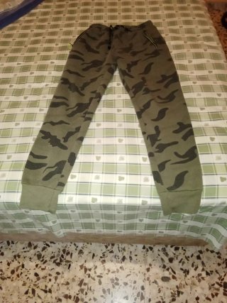 Pantalón chándal camuflaje hombre