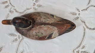 Señuelo de pato de madera tallado