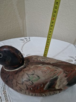 Señuelo de pato de madera tallado