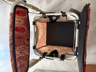 Andador adulto con asiento y cesta