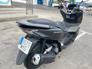 Honda PCX 125 Negra 2025