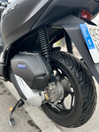 Honda PCX 125 Negra 2025