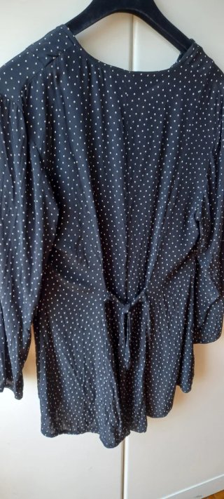 Blusa o miniabito a pois