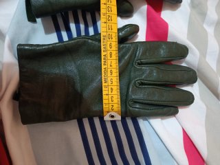 Guantes de piel verde