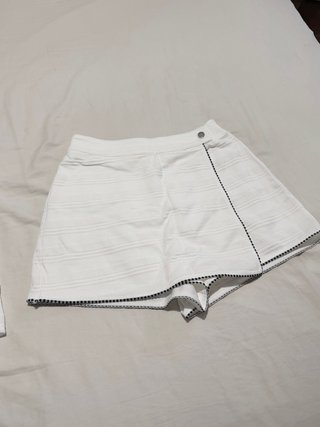 Conjunto Oysho blanco falda y top ORIGINAL