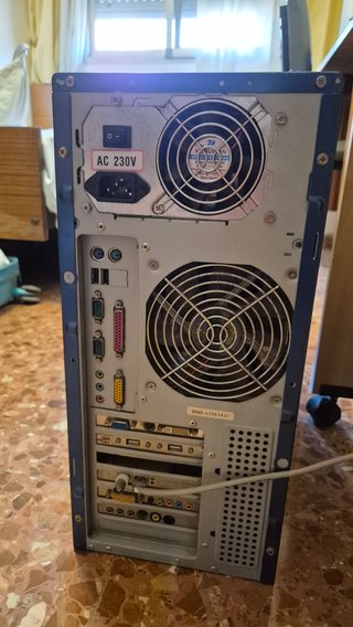 Torre PC XBlade + Monitor CRT