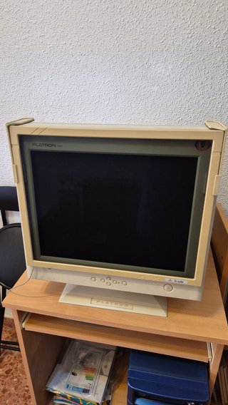 Torre PC XBlade + Monitor CRT