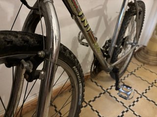 Bicicleta TNT plateada