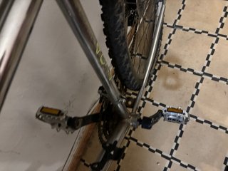 Bicicleta TNT plateada