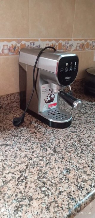 Cafetera Ufesa Plata y Negra