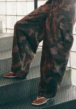 Pantalones Stradivarius Camuflaje